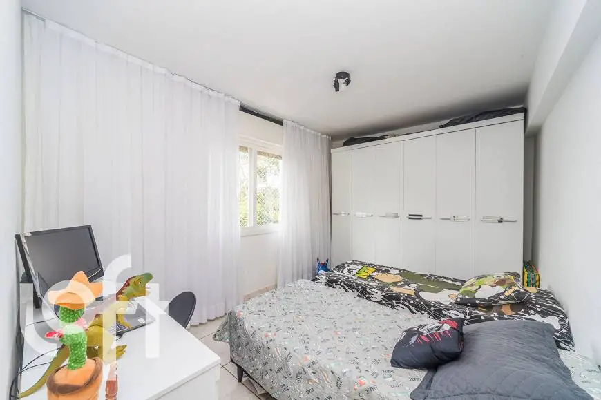 Foto 2 de Apartamento com 2 Quartos à venda, 55m² em Liberdade, São Paulo