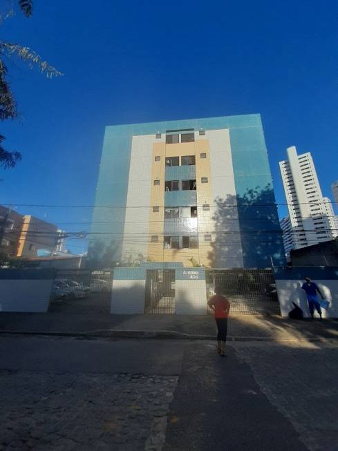 Foto 1 de Apartamento com 2 Quartos à venda, 62m² em Madalena, Recife
