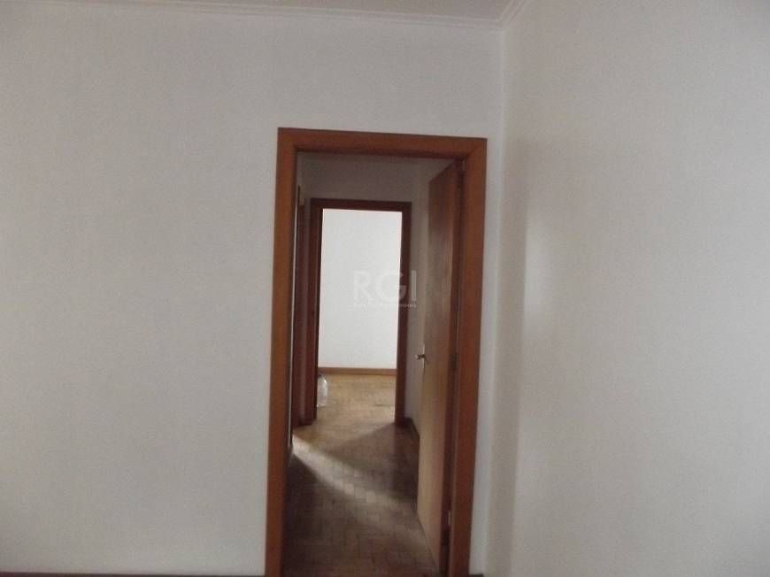 Foto 3 de Apartamento com 2 Quartos à venda, 73m² em Medianeira, Porto Alegre