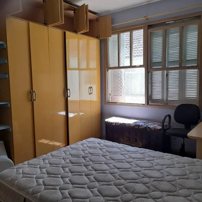 Foto 2 de Apartamento com 2 Quartos para venda ou aluguel, 60m² em Medianeira, Porto Alegre