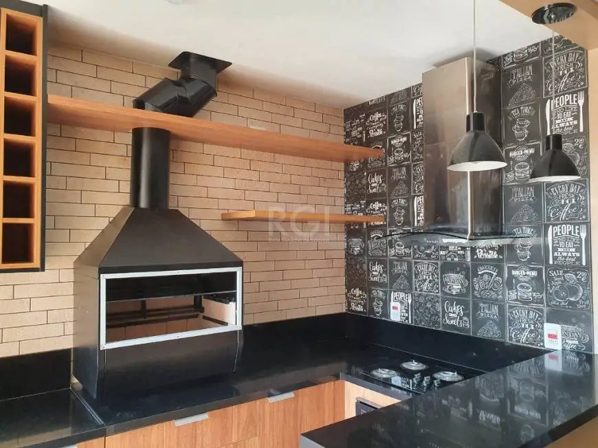 Foto 2 de Apartamento com 2 Quartos à venda, 80m² em Medianeira, Porto Alegre