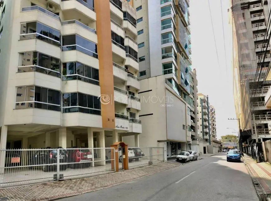 Foto 3 de Apartamento com 2 Quartos à venda, 90m² em Meia Praia, Itapema