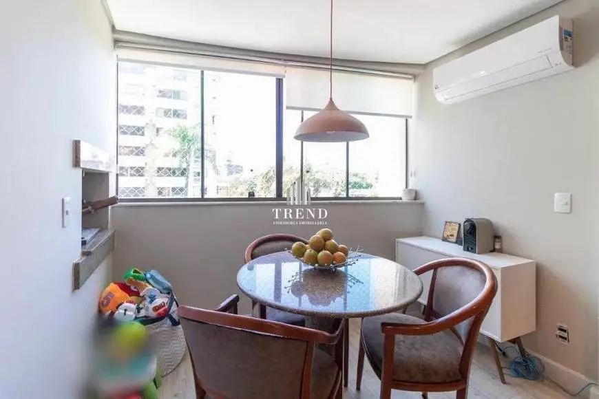 Foto 4 de Apartamento com 2 Quartos à venda, 78m² em Menino Deus, Porto Alegre