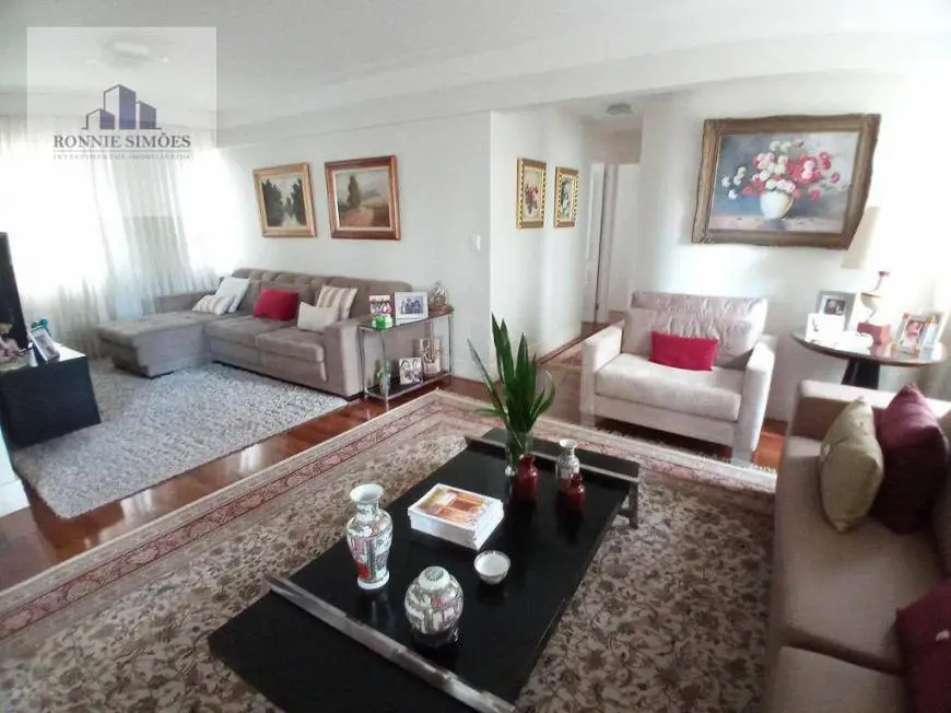 Foto 3 de Apartamento com 2 Quartos à venda, 130m² em Moema, São Paulo