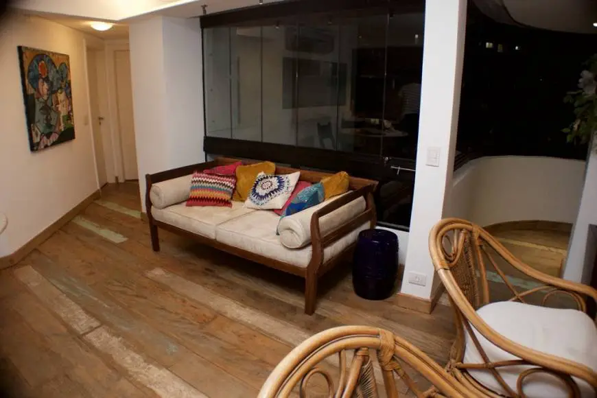 Foto 3 de Apartamento com 2 Quartos à venda, 135m² em Moema, São Paulo