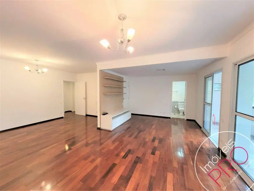 Foto 3 de Apartamento com 2 Quartos à venda, 140m² em Moema, São Paulo