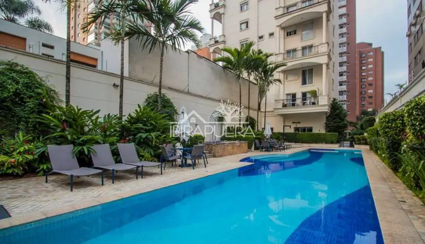 Foto 5 de Apartamento com 2 Quartos à venda, 160m² em Moema, São Paulo
