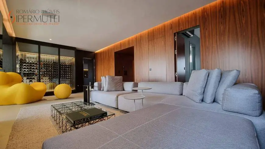 Foto 2 de Apartamento com 2 Quartos à venda, 172m² em Moema, São Paulo