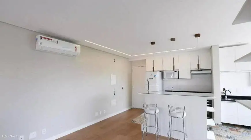 Foto 4 de Apartamento com 2 Quartos para alugar, 53m² em Moema, São Paulo
