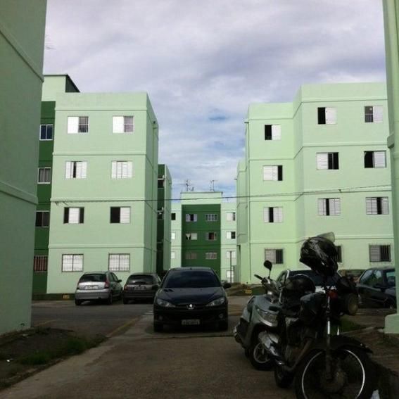 Foto 2 de Apartamento com 2 Quartos à venda, 49m² em Parque Pinheiros, Taboão da Serra
