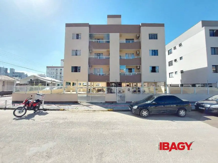 Foto 1 de Apartamento com 2 Quartos para alugar, 64m² em Passa Vinte, Palhoça