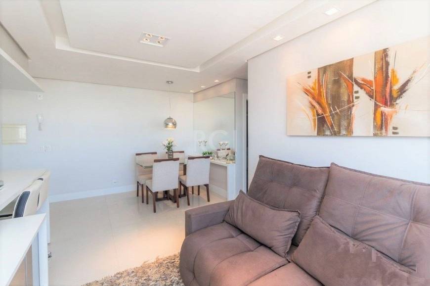 Foto 3 de Apartamento com 2 Quartos à venda, 54m² em Passo da Areia, Porto Alegre