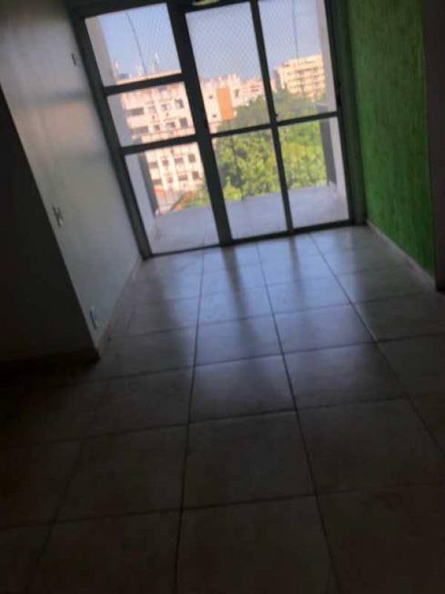Foto 3 de Apartamento com 2 Quartos para alugar, 52m² em Pechincha, Rio de Janeiro