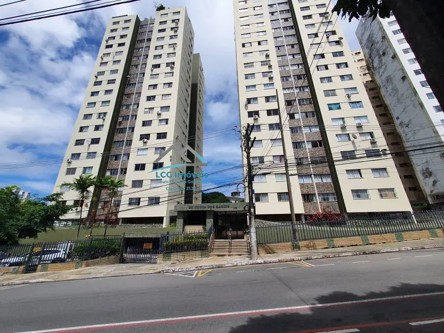 Foto 2 de Apartamento com 2 Quartos à venda, 75m² em Politeama, Salvador