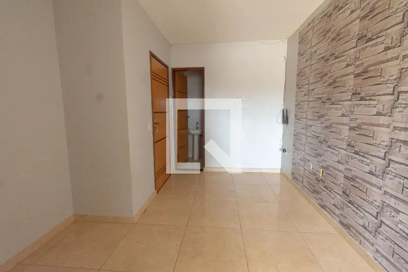 Foto 2 de Apartamento com 2 Quartos para alugar, 50m² em Samambaia, Brasília