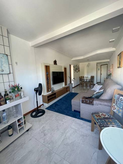 Foto 2 de Apartamento com 2 Quartos para alugar, 70m² em Santa Helena, Vitória
