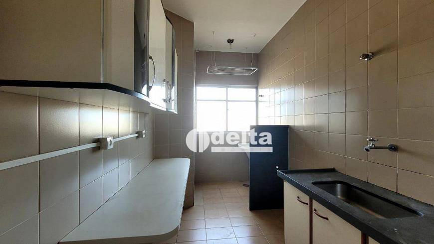 Foto 3 de Apartamento com 2 Quartos para alugar, 56m² em Santa Mônica, Uberlândia