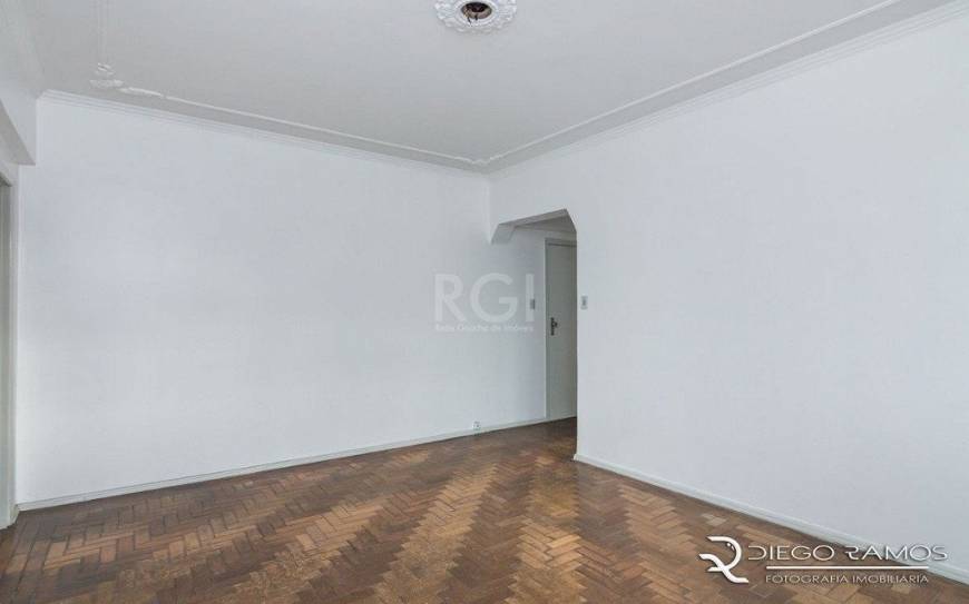 Foto 4 de Apartamento com 2 Quartos à venda, 75m² em Santana, Porto Alegre