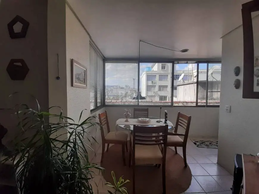 Foto 4 de Apartamento com 2 Quartos à venda, 74m² em Santana, Porto Alegre