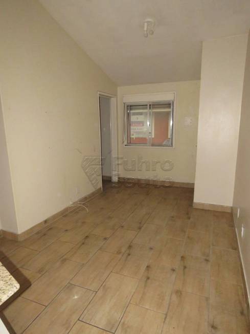 Foto 4 de Apartamento com 2 Quartos para alugar, 36m² em São Gonçalo , Pelotas