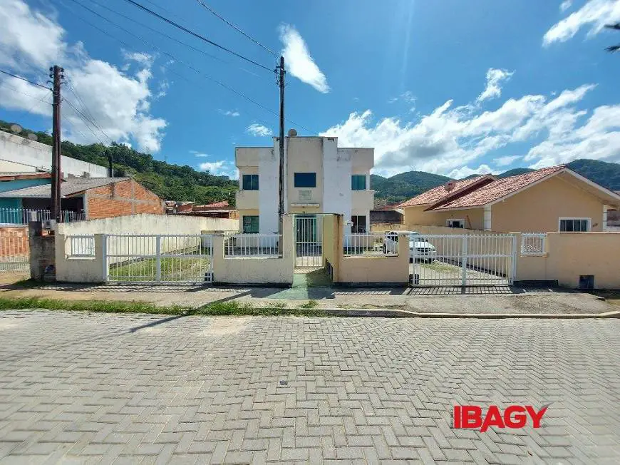 Foto 1 de Apartamento com 2 Quartos para alugar, 52m² em São Sebastião, Palhoça