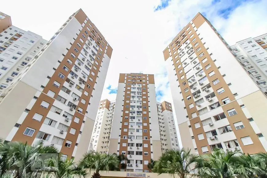 Foto 1 de Apartamento com 2 Quartos para alugar, 64m² em Vila Ipiranga, Porto Alegre