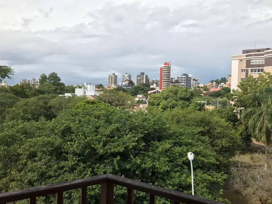 Foto 3 de Apartamento com 2 Quartos para alugar, 68m² em Vila Ipiranga, Porto Alegre
