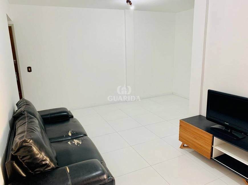 Foto 3 de Apartamento com 2 Quartos para alugar, 70m² em Vila Ipiranga, Porto Alegre