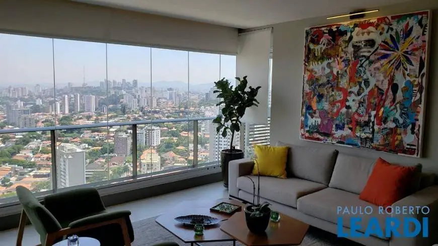 Foto 1 de Apartamento com 2 Quartos à venda, 150m² em Vila Madalena, São Paulo