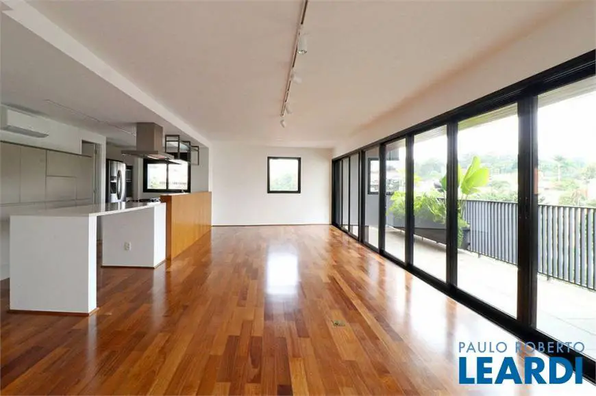 Foto 4 de Apartamento com 2 Quartos à venda, 206m² em Vila Madalena, São Paulo