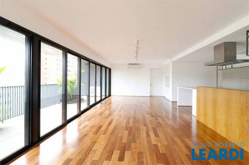 Foto 5 de Apartamento com 2 Quartos à venda, 206m² em Vila Madalena, São Paulo