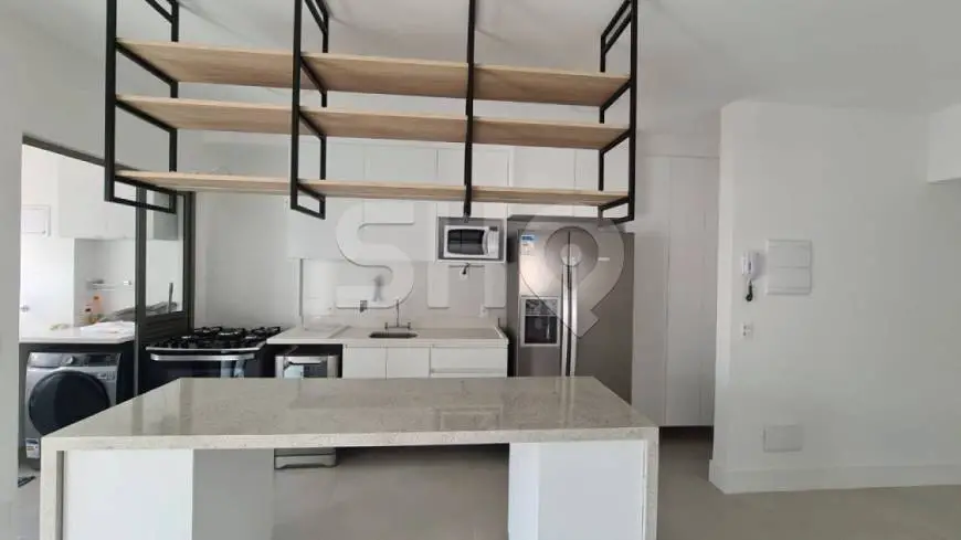 Foto 5 de Apartamento com 2 Quartos para alugar, 70m² em Vila Madalena, São Paulo