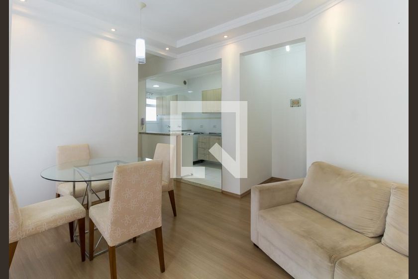 Foto 2 de Apartamento com 2 Quartos para alugar, 60m² em Vila Mogilar, Mogi das Cruzes