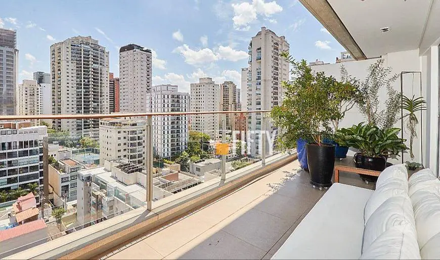 Foto 1 de Apartamento com 2 Quartos à venda, 160m² em Vila Nova Conceição, São Paulo
