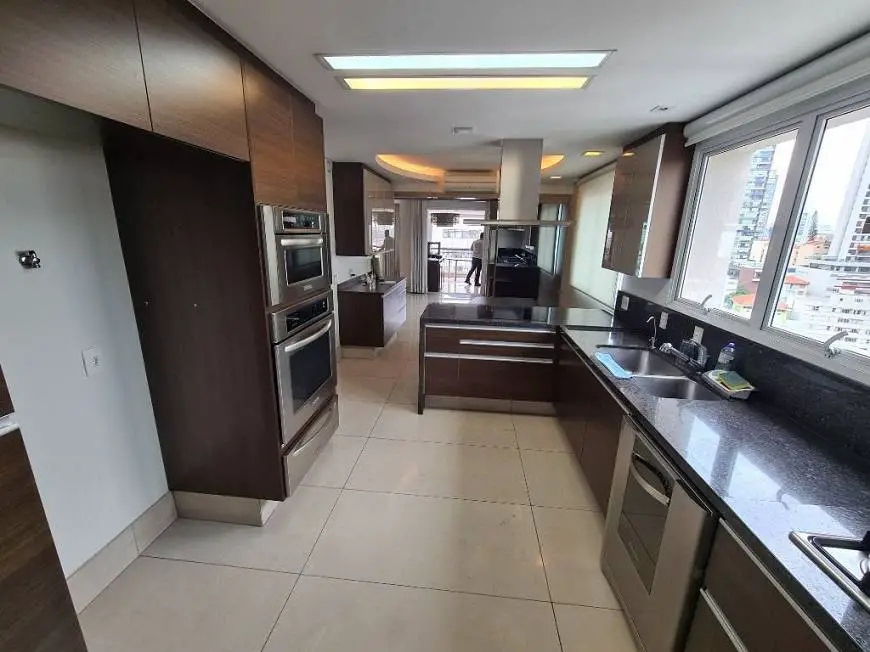 Foto 1 de Apartamento com 3 Quartos à venda, 210m² em Aclimação, São Paulo