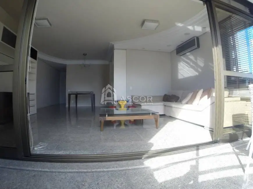 Foto 4 de Apartamento com 3 Quartos à venda, 208m² em Agronômica, Florianópolis
