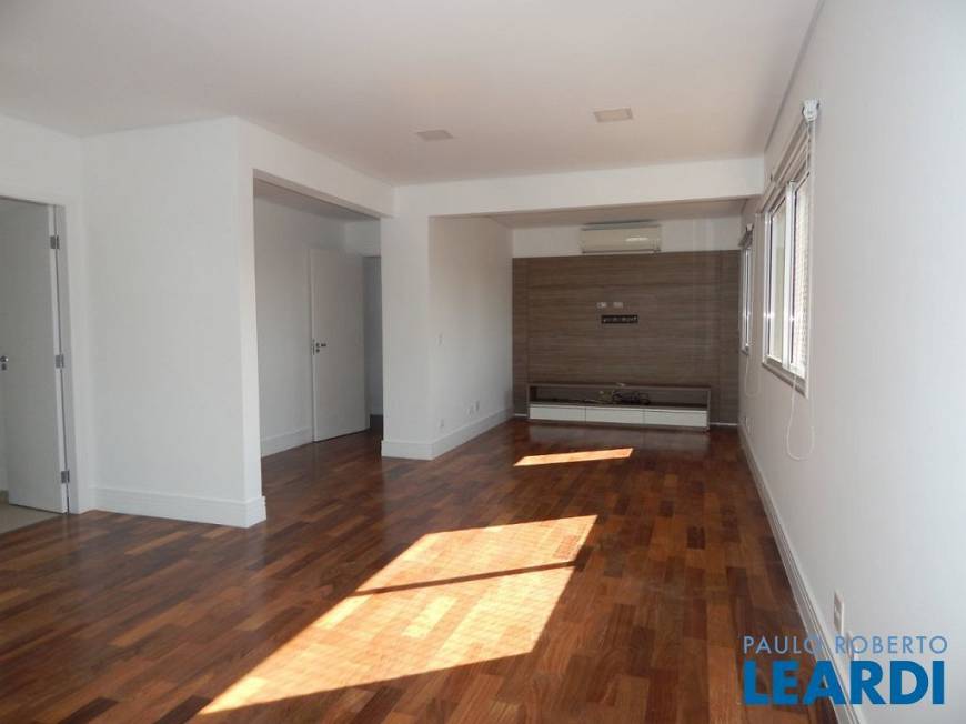 Foto 1 de Apartamento com 3 Quartos para venda ou aluguel, 180m² em Alto da Lapa, São Paulo