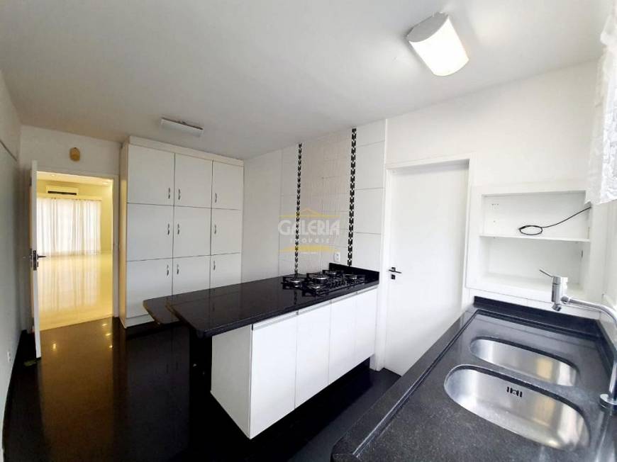 Foto 3 de Apartamento com 3 Quartos à venda, 126m² em Anita Garibaldi, Joinville