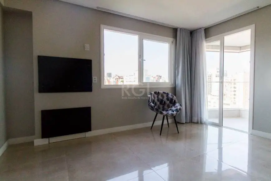 Foto 3 de Apartamento com 3 Quartos à venda, 140m² em Auxiliadora, Porto Alegre