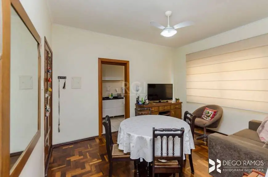 Foto 3 de Apartamento com 3 Quartos à venda, 79m² em Azenha, Porto Alegre