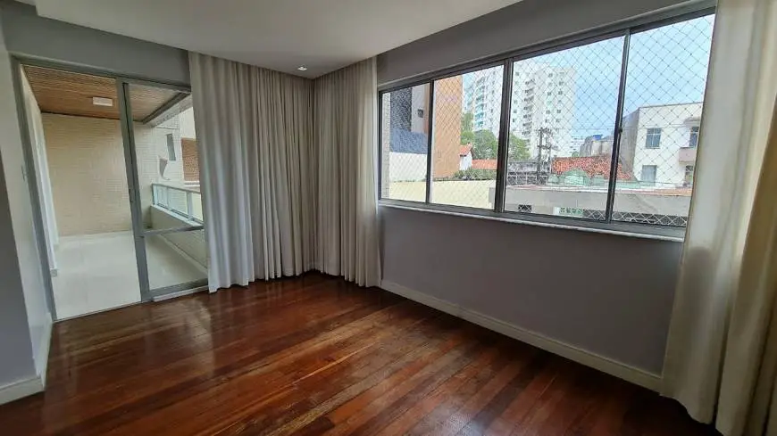 Foto 4 de Apartamento com 3 Quartos à venda, 145m² em Barra, Salvador