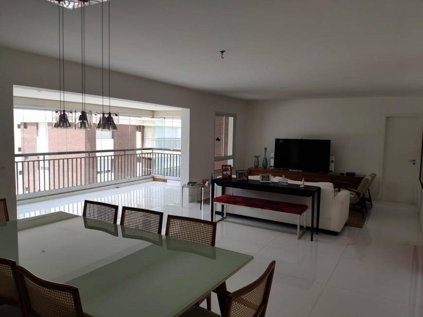 Foto 1 de Apartamento com 3 Quartos à venda, 168m² em Barra Funda, São Paulo