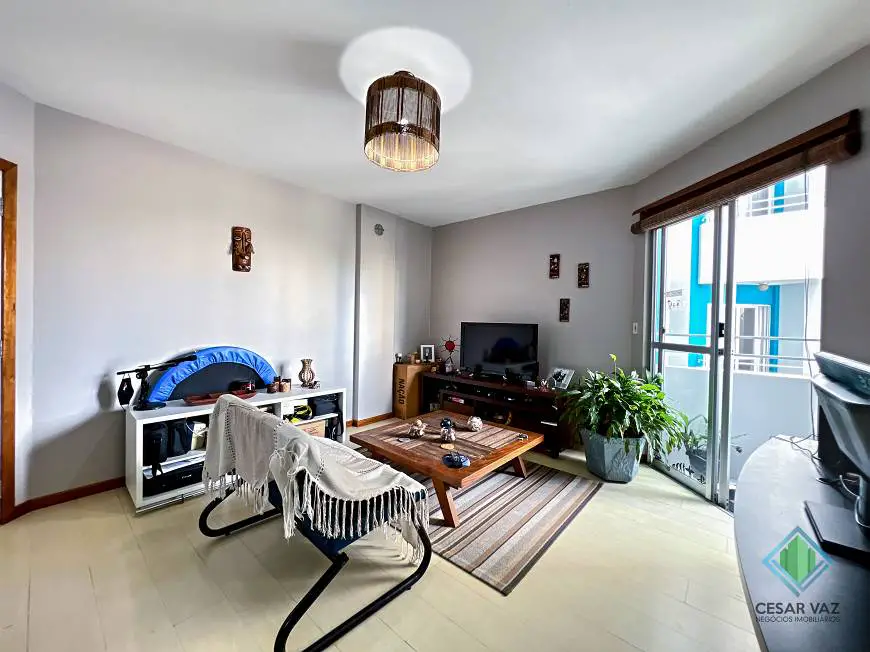 Foto 3 de Apartamento com 3 Quartos à venda, 74m² em Barreiros, São José