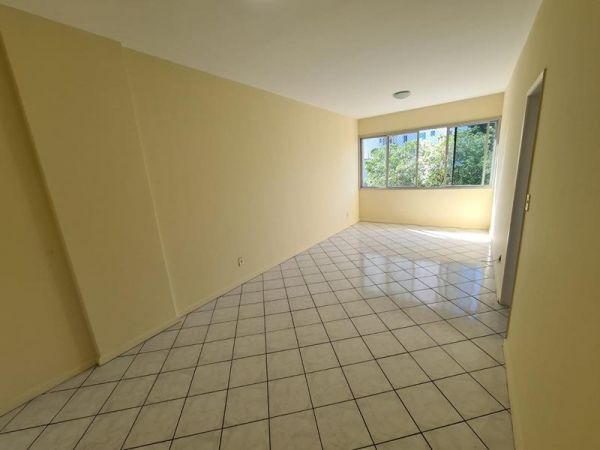 Foto 3 de Apartamento com 3 Quartos para alugar, 120m² em Barro Vermelho, Vitória