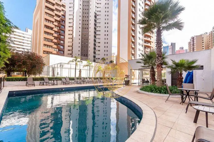 Foto 1 de Apartamento com 3 Quartos para alugar, 162m² em Batel, Curitiba