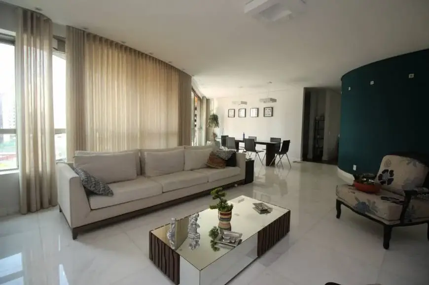 Foto 1 de Apartamento com 3 Quartos à venda, 240m² em Belvedere, Belo Horizonte