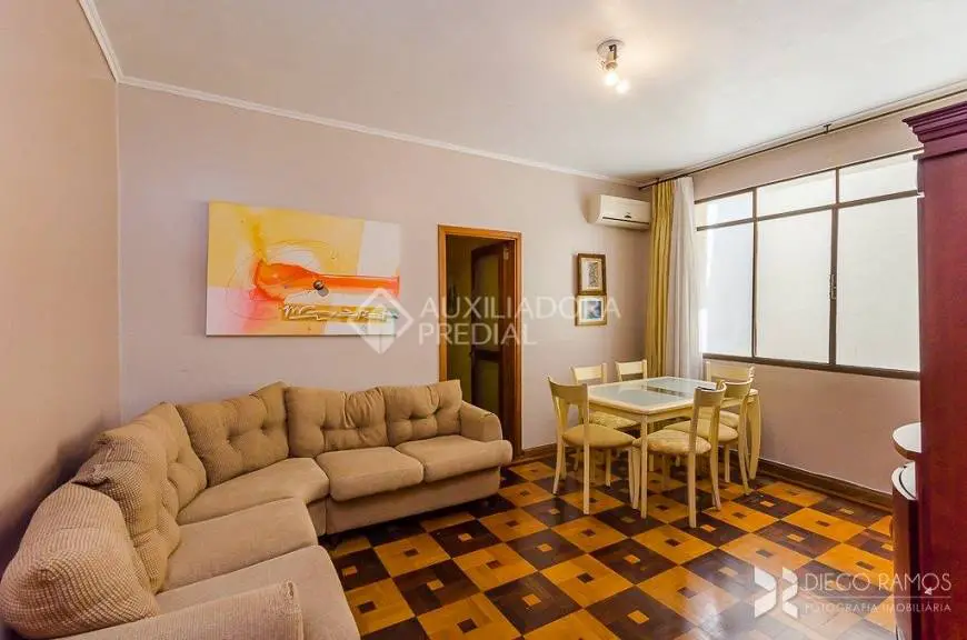 Foto 1 de Apartamento com 3 Quartos à venda, 65m² em Bom Fim, Porto Alegre