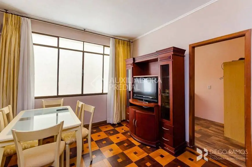 Foto 2 de Apartamento com 3 Quartos à venda, 65m² em Bom Fim, Porto Alegre