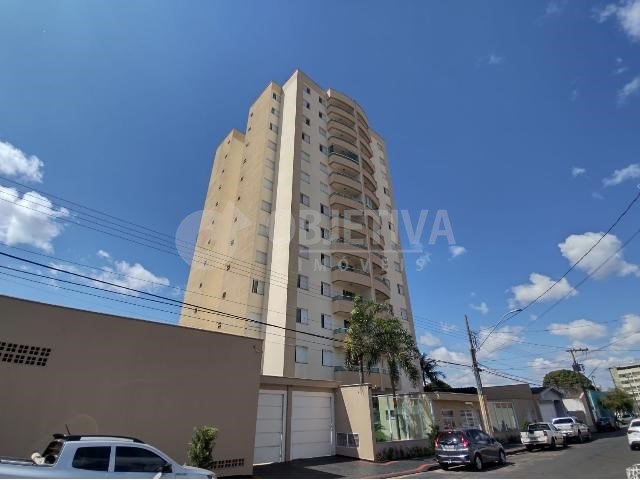 Foto 1 de Apartamento com 3 Quartos para alugar, 100m² em Brasil, Uberlândia
