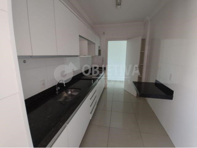 Foto 2 de Apartamento com 3 Quartos para alugar, 100m² em Brasil, Uberlândia